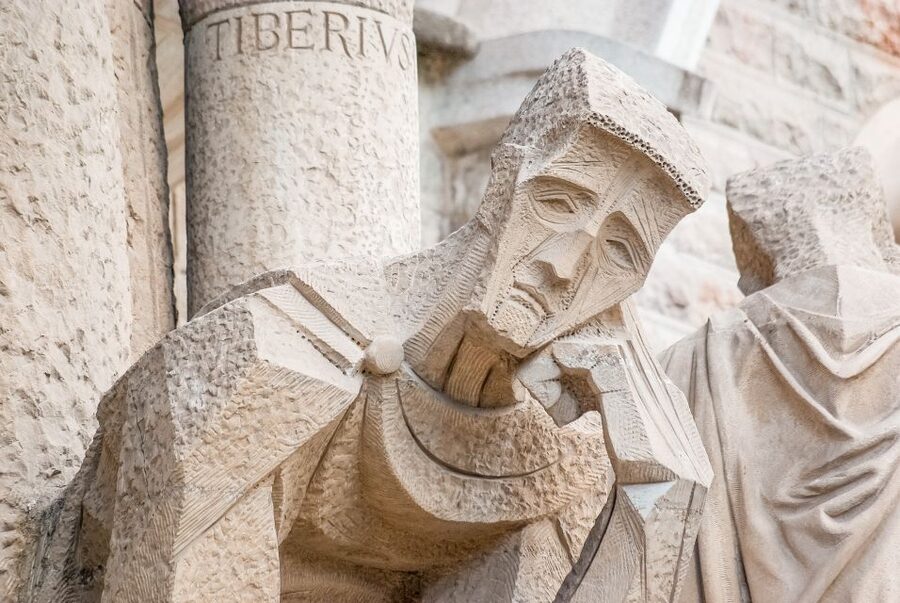 Barcelona: Sagrada Família Skip the Line Tour & Entry Ticket - Why the Audio System and Small Group Matter Here