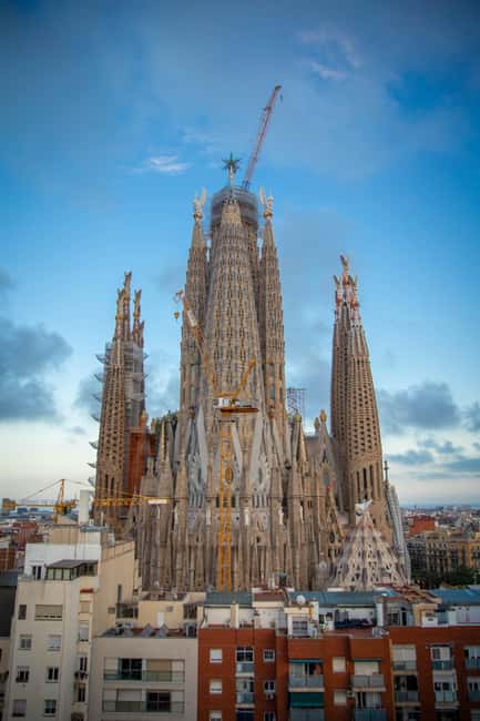 Barcelona: Sagrada Familia Tour with Optional Extras - Timing choices: morning or late afternoon for real breathing room