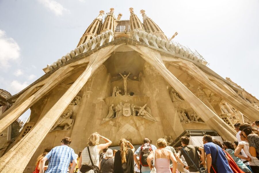 Barcelona: Sagrada Familia Tour with Optional Tower Access - Should You Book This Sagrada Familia Tour?