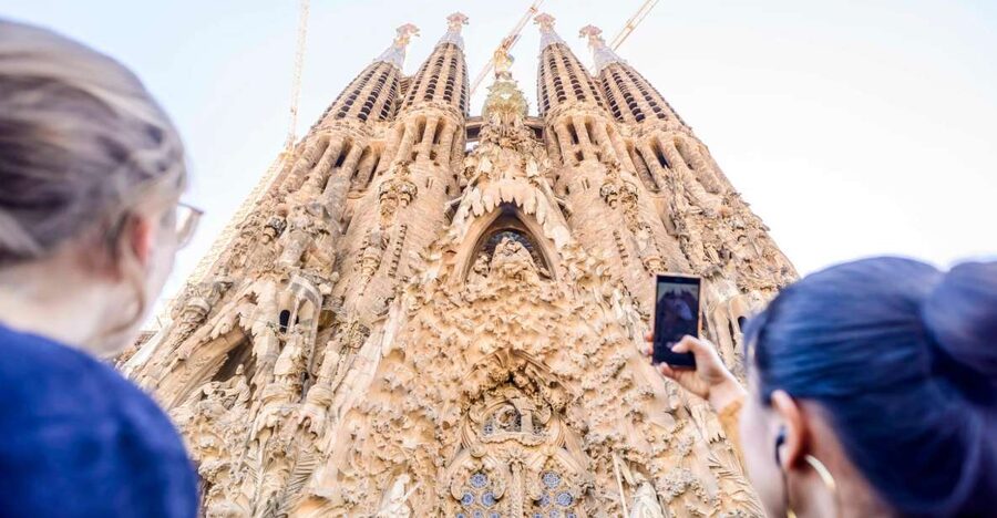 Barcelona: Sagrada Familia Tour with Optional Tower Access - Your Guided Walk Through Five Floors Inside Gaudí’s Masterpiece