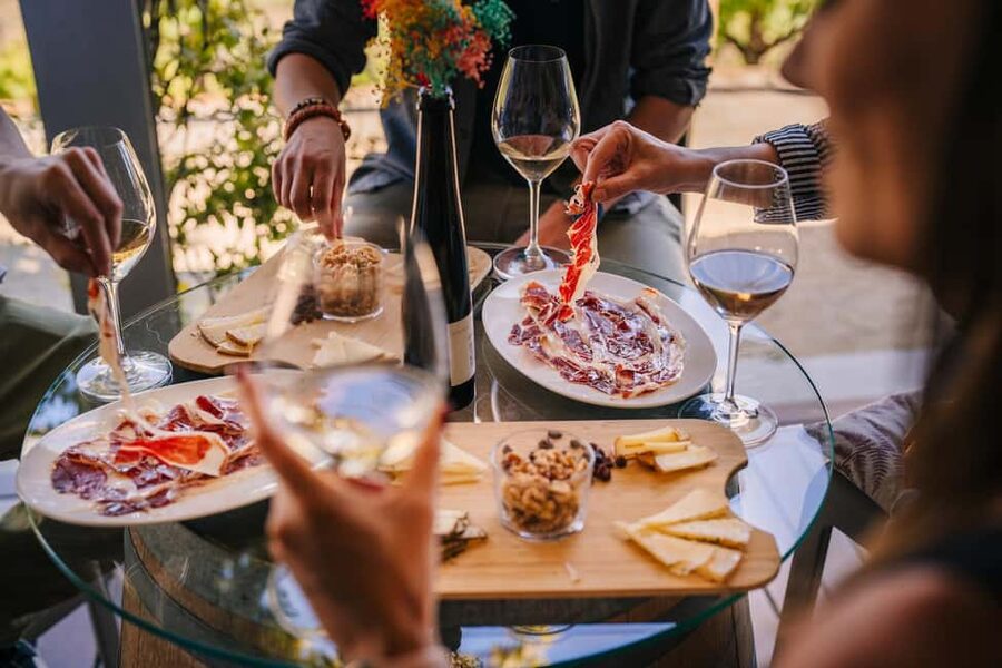 Barcelona: Sailing Cruise & Vineyard Tour with Wine Tasting - The 1.5-Hour Sail Along Barcelona’s Coast