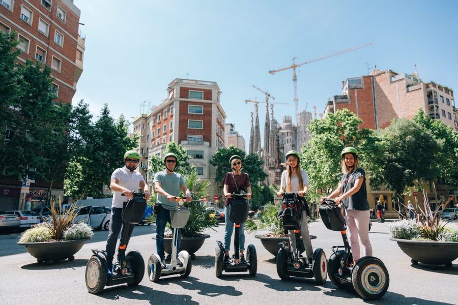 ❤️Barcelona Segway Tour ❤️ with a Local Guide - Parc de la Ciutadella and the Parliament Area: Closing With Green and Civic Life