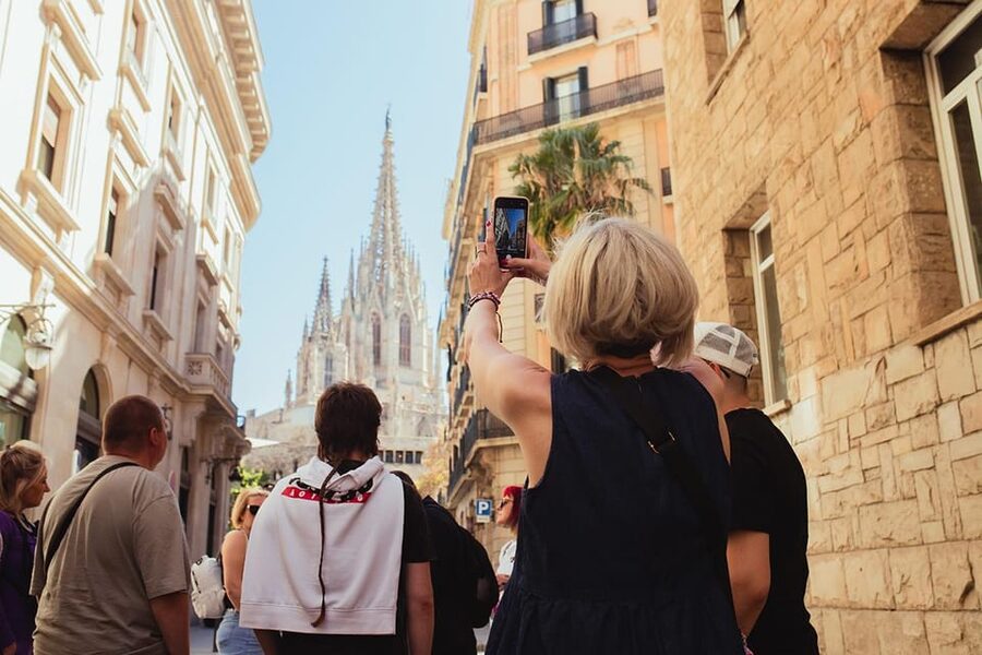 Barcelona: Small Group Gothic, Tapas & Churros Tour! - Placa Sant Felip Neri, medieval calm and a quick reset