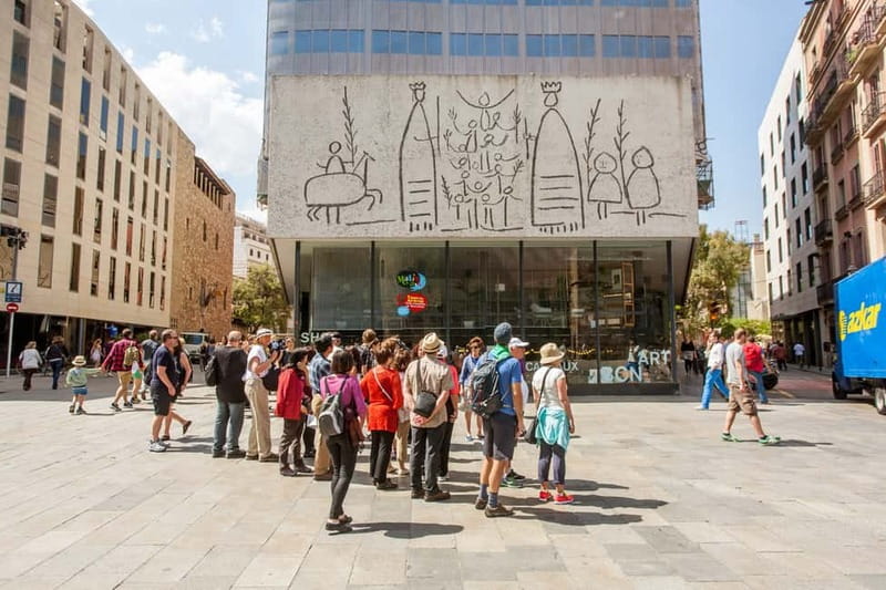 Barcelona: Small Group Picasso Tour with Picasso Museum - Getting Ready at Plaça de Catalunya (and Staying Oriented)