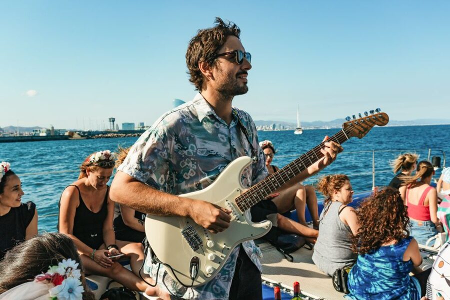 Barcelona: Sunset Catamaran Cruise with Live Music - Drinks at the Bar: You Pay for What You Sip, and It’s Not Wild