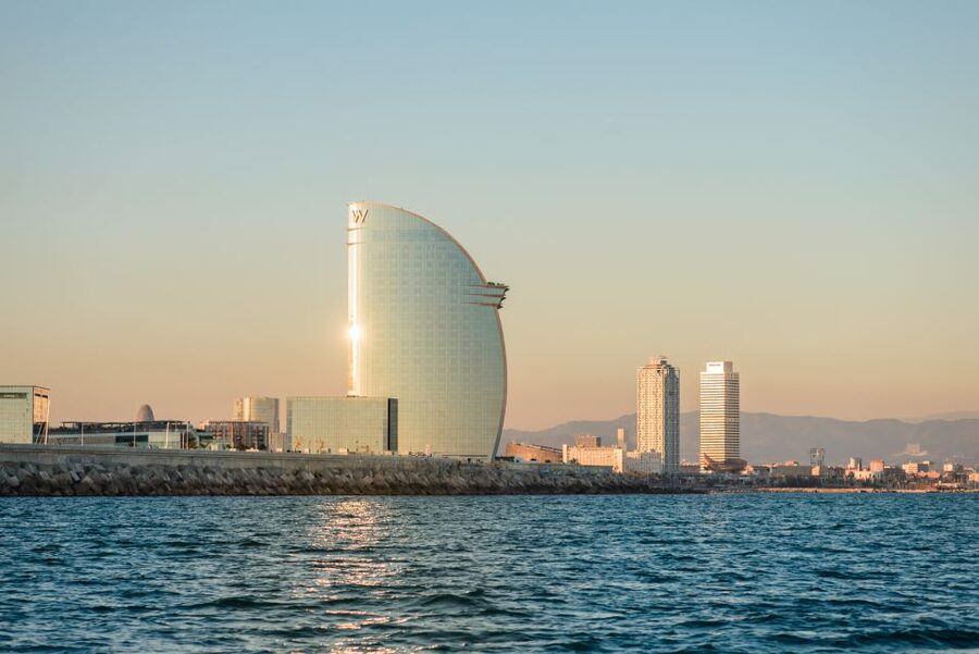 Barcelona Sunset Sailing with Gin Tonic Workshop Option - Should you book this Barcelona sunset sailing with the Gin Tonic option?