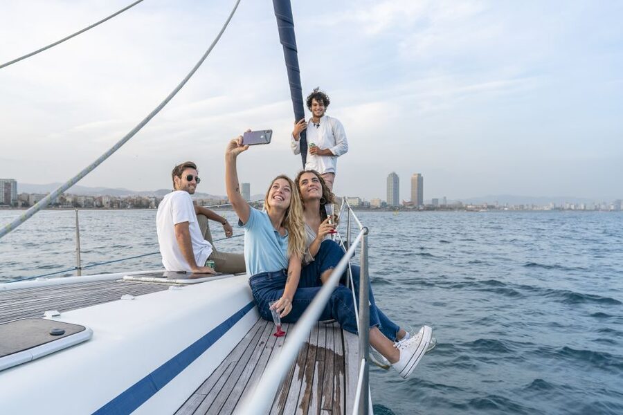 Barcelona Sunset Sailing with Gin Tonic Workshop Option - The Gin Tonic workshop: what it is, and when it actually happens