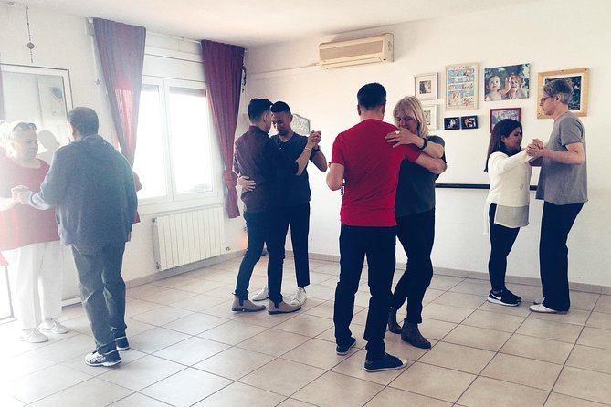 Barcelona Tango Lesson, where passion meets fun - Who This Sunset Tango Lesson Is Best For in Barcelona