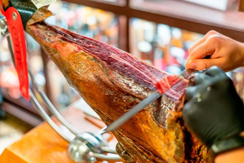 Barcelona: Tapas and Wine with Flamenco Show in the Old Town - Palau Dalmases flamenco, why the palace matters as much as the music