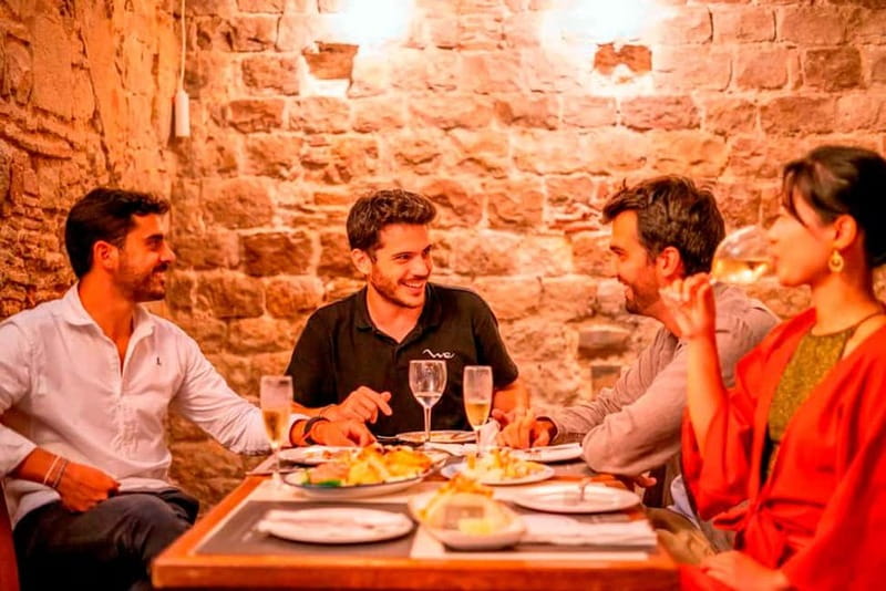 Barcelona: Tapas and Wine with Flamenco Show in the Old Town - What to wear and how to plan your evening