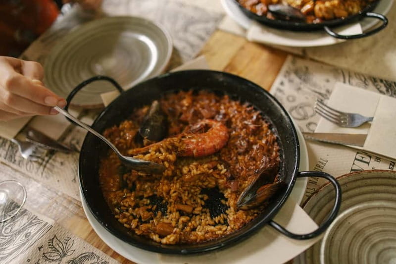 Barcelona: Tapas Food Crawl Walking Tour with Tastings - Key highlights that matter for a tasty Barcelona evening