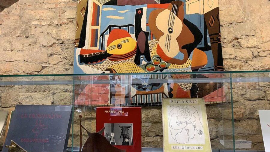 Barcelona: Tapas & Picasso Museum Guided Walking Tour - Drinks included: beers, wines, and cavas, without the guesswork