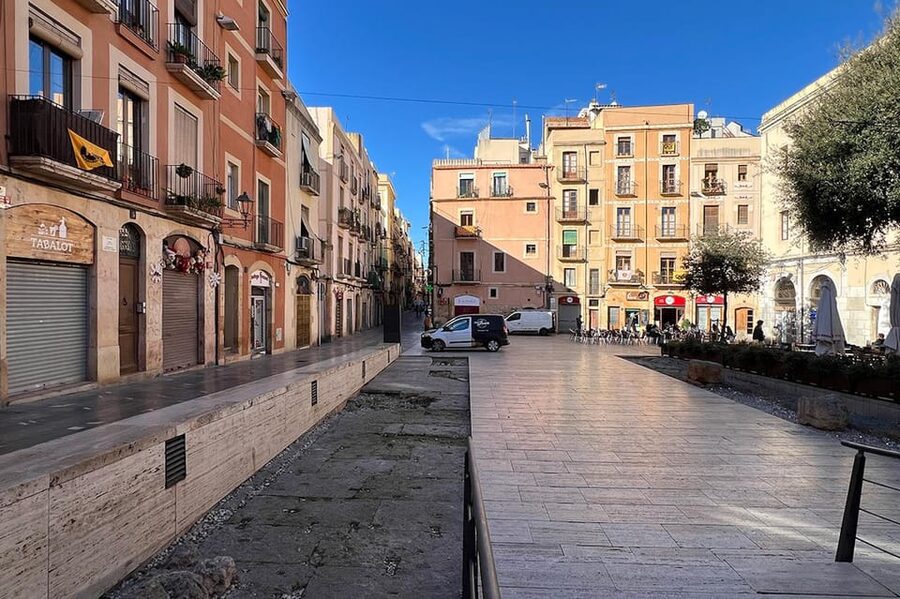 Barcelona: Tarragona & Sitges Guided Day Trip with Transfers - Entering Santa Tecla Cathedral and the episcopal museum