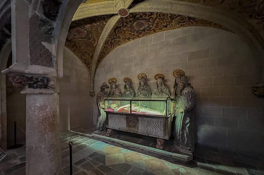 Barcelona: Tarragona & Sitges Guided Day Trip with Transfers - Rolling to Sitges: trendy, coastal, and easier on the legs