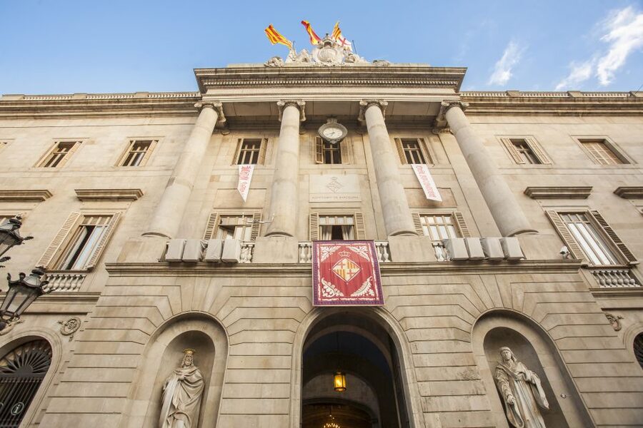 Barcelona: “The Shadow of the Wind” Literary Walking Tour - Picasso Museum Area Walk and the Finish Near Canaletes or Plaça de Catalunya