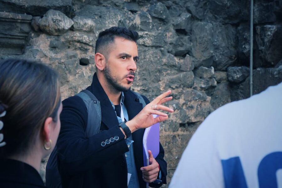 Barcelona: The Spanish Civil War Historical Walking Tour - The factions lesson: making sense of Loyalists, Fascists, and Anarchists