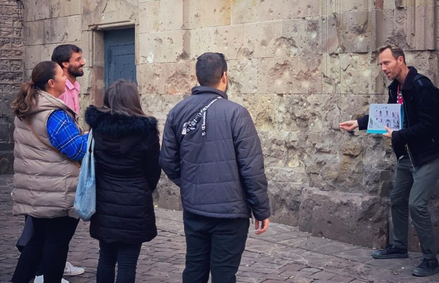 Barcelona: The Spanish Civil War Historical Walking Tour - Orwell’s Barcelona connection: seeing Homage to Catalonia on the street