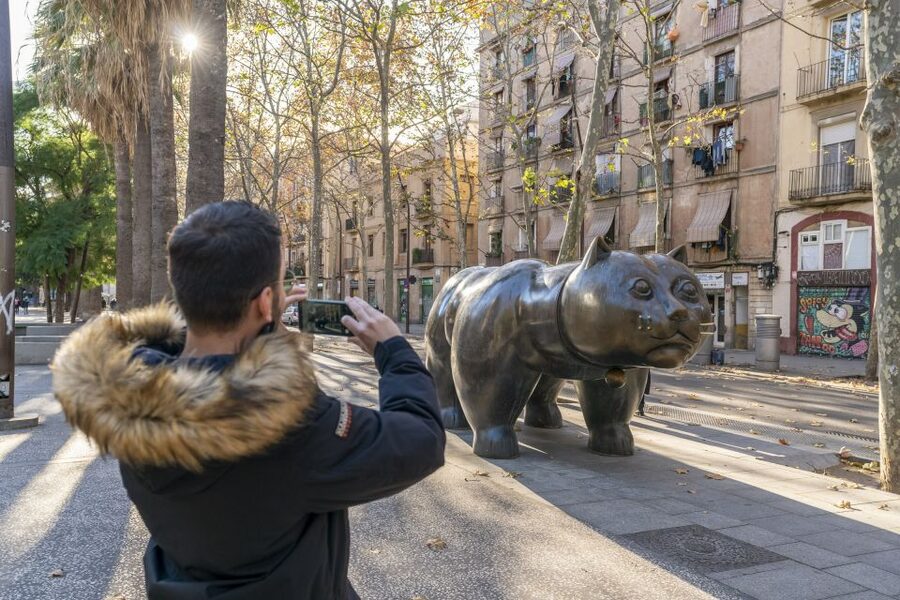 Barcelona: Walking tour with Montjuic Castle & Cable Car - Price check: why $64 can feel fair here
