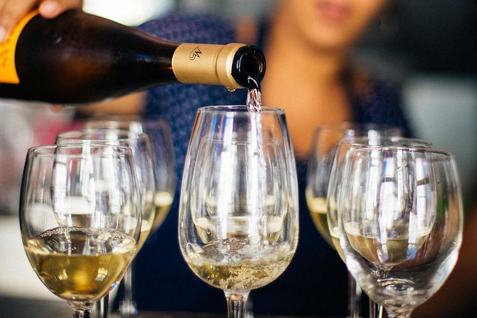 Barcelona With Locals: Wine and Tapas Private Tour - The in-between tasting stops: why your guide’s route matters
