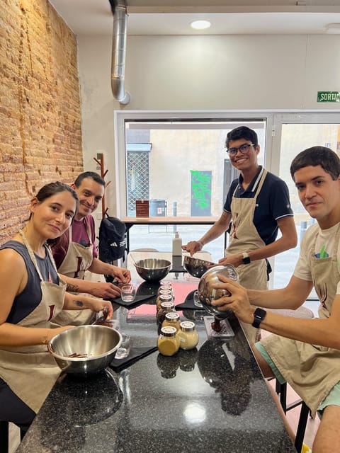 Bean to Bar Chocolate Workshop in Barcelona - The workshop flow inside Kina: pod viewing, aprons, and a small-group pace