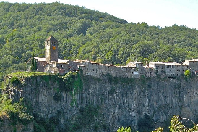 Besalu & 3 Medieval Towns Small Group Tour with Hotel Pick-Up - Santa Pau in the Garrotxa Volcanic Zone: Gothic Meets Renaissance