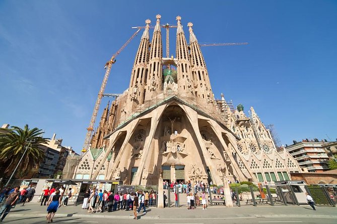 Best of Barcelona Guided Tour with Port or Hotel Pick up - Montjuïc First: Panoramas and the 1992 Olympic Legacy