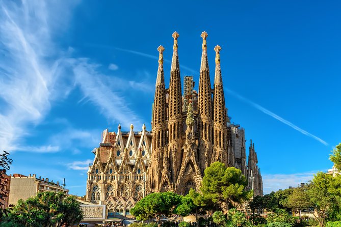 Best of Barcelona: Sagrada Familia & Park Guell Tour with Pick-up - Montjuic views, Olympic sites, and the Montjuic Castle payoff