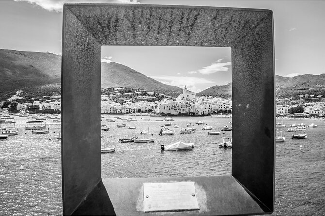 Boat Trip to Cadaqués from Roses with STOP 1:30h/2H/ in Cadaqués - Art Nouveau color hits: the Blue House and more