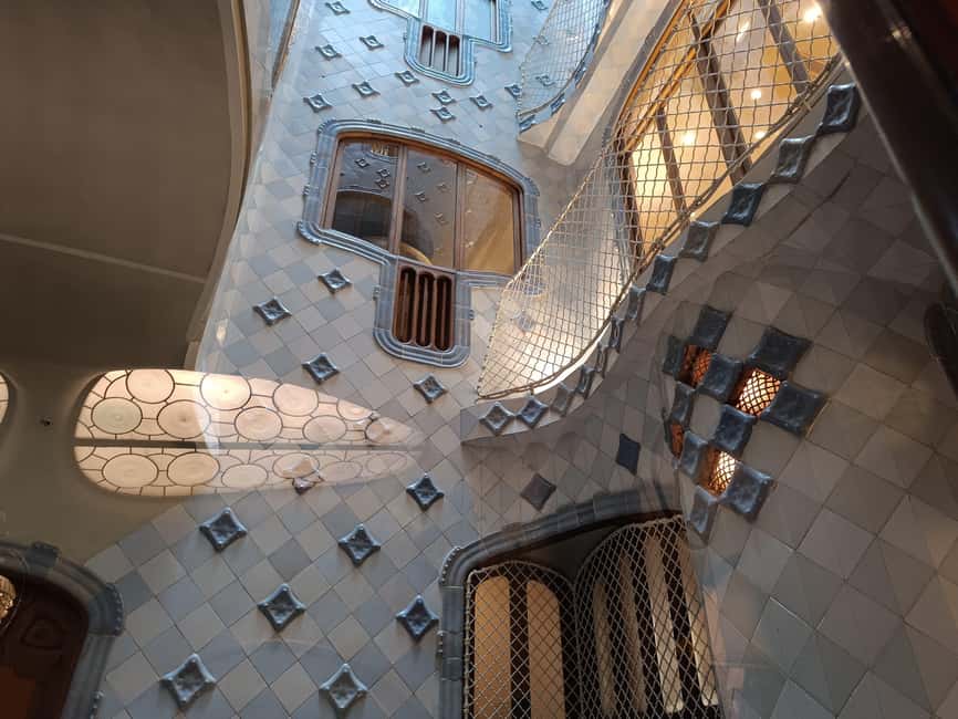 Casa Batlló First Access Insider Tour With Breakfast - Inside Casa Batlló with a licensed English guide