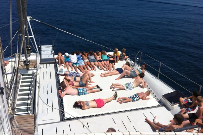 Catamaran ride -Costa Brava with barbecue and drinks. Familiar. - Getting Oriented on Board: Shoes Off, Swim Kit On
