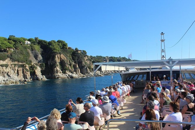 Costa Brava Day Sightseeing Tour with Boat Trip from Barcelona - The DOFIJETS Cruise: Big Cliff Views From the Water