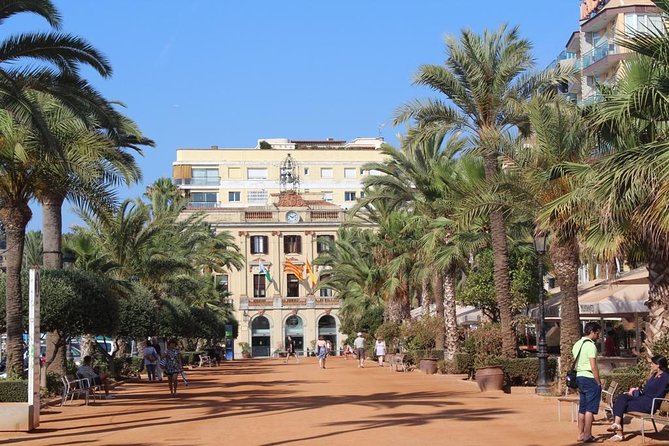 Costa Brava Day Sightseeing Tour with Boat Trip from Barcelona - Group Size and Guide Support: What It Means for Your Day