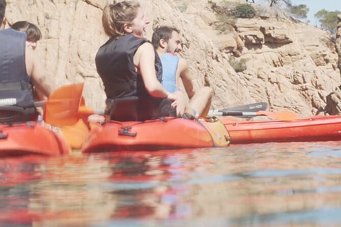 Costa Brava: Kayak, Snorkel, Photos, Lunch, Beach & Cliff Jump! - From Arc de Triomf to the Costa Brava: the day starts with momentum