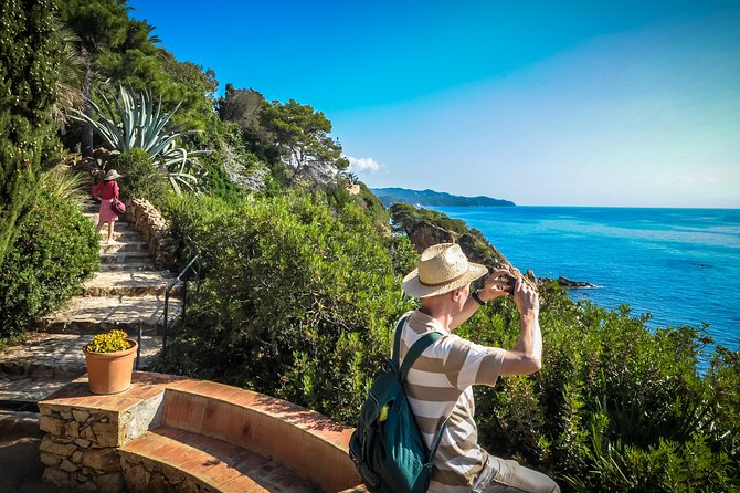 Costa Brava & Medieval Village Tour with Lunch - Tossa de Mar’s medieval streets and the lighthouse walk
