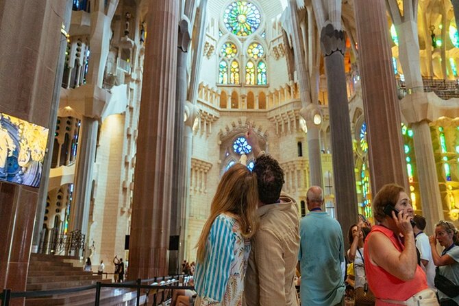 Fast Track: Sagrada Familia Guided Tour - Dress code and comfort tips that keep the day smooth