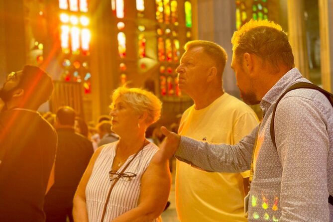 Fast Track Sagrada Familia Guided Tour - Meet at the office and plan for the 1 hour 30 minute rhythm