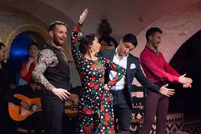 Flamenco Night at Tablao Cordobes in Barcelona - Drinks Included: Sangria, Beer, and the Social Pre-Show Mood