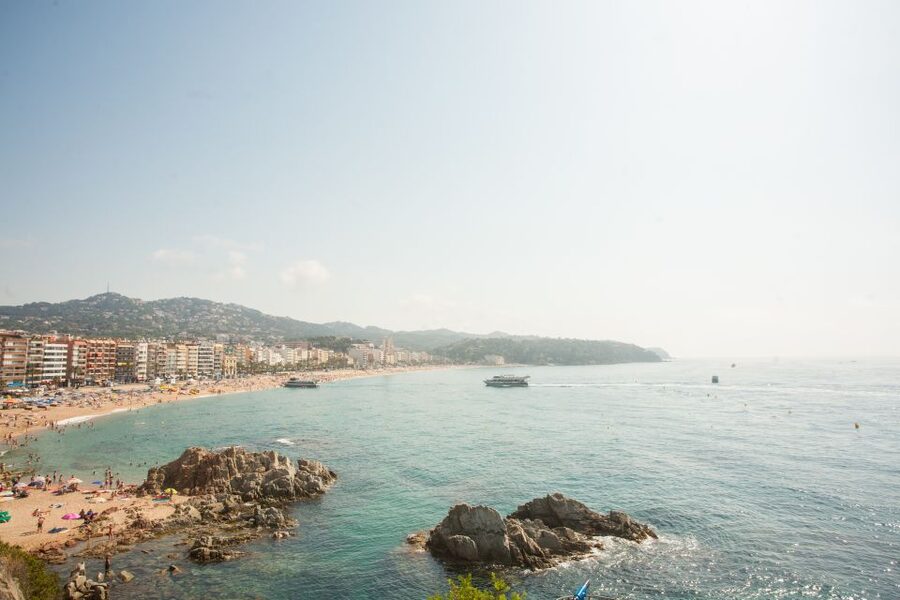 From Barcelona: Costa Brava Day Tour with Boat Trip - Using Your Lloret Free Time Like a Local (Without Overplanning)