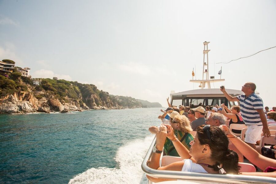 From Barcelona: Costa Brava Day Tour with Boat Trip - Getting Started at Estació del Nord: The Morning Pace and Where to Meet