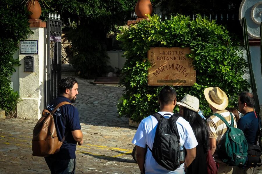 From Barcelona: Costa Brava Day Tour with Lunch - Tossa de Mar: clifftop fort town, lighthouse views, and easy wandering