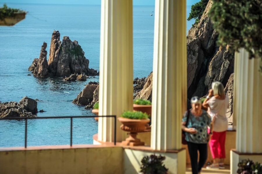From Barcelona: Costa Brava Day Tour with Lunch - Who this tour fits best, and who should reconsider