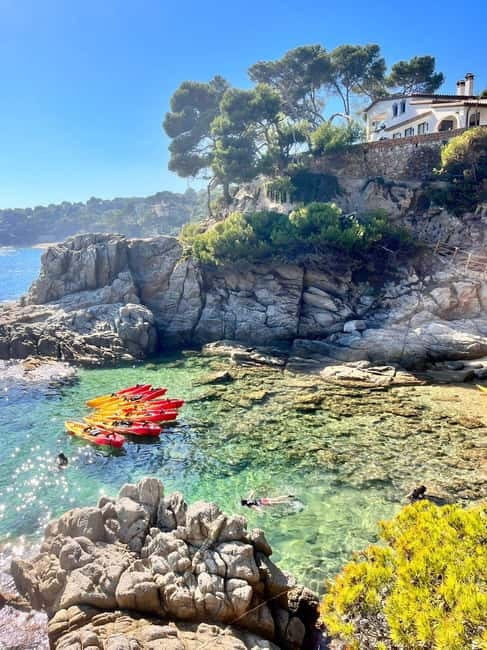 From Barcelona: Costa Brava Kayak & Snorkel Tour with Picnic - Getting to Kulas Bar, then settling in on the coach