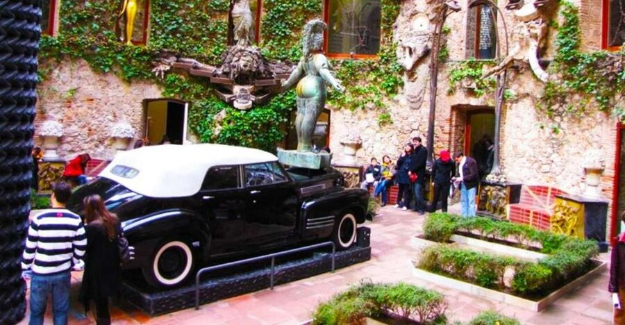 From Barcelona: Dalí Triangle and Cadaques Tour - The Dalí Triangle in one long day from Barcelona
