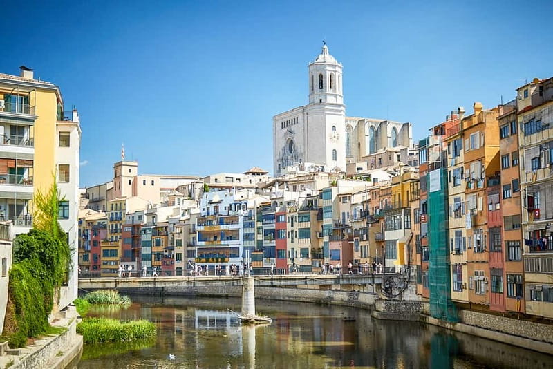From Barcelona: Girona and Dalí Museum Small-group Day Tour - Figueres transfer and priority entry at the Dalí Theatre-Museum