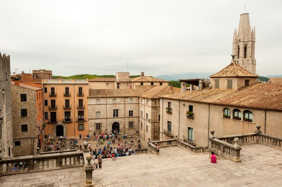From Barcelona: Girona Guided Tour & Dalí Museum in Figueres - Dalí Jewels and the different angle on surrealism