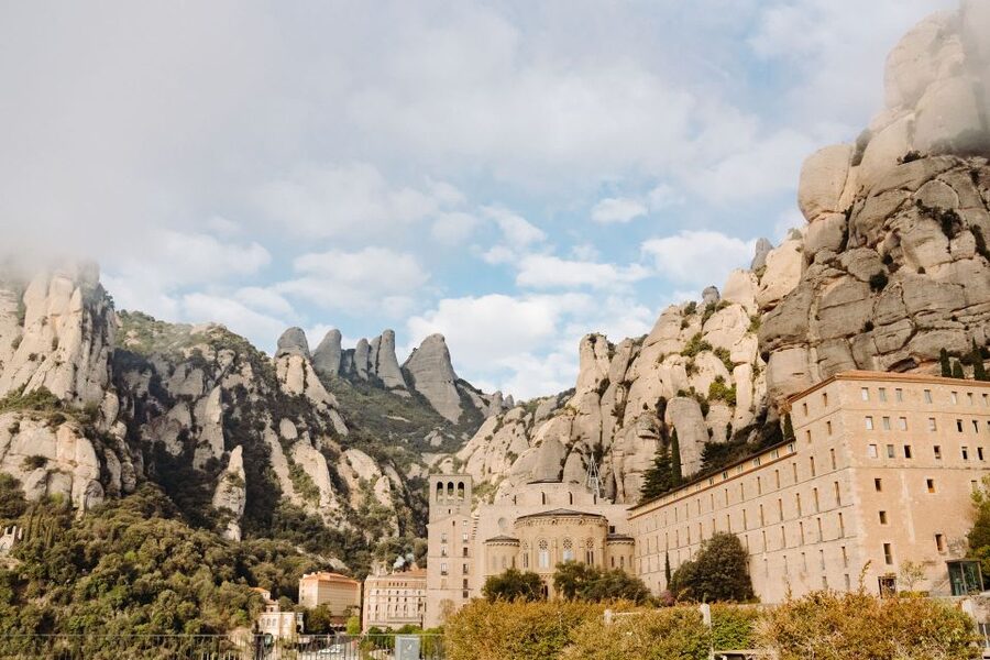 From Barcelona: Montserrat & Cava Winery Day Trip - Key points to look for