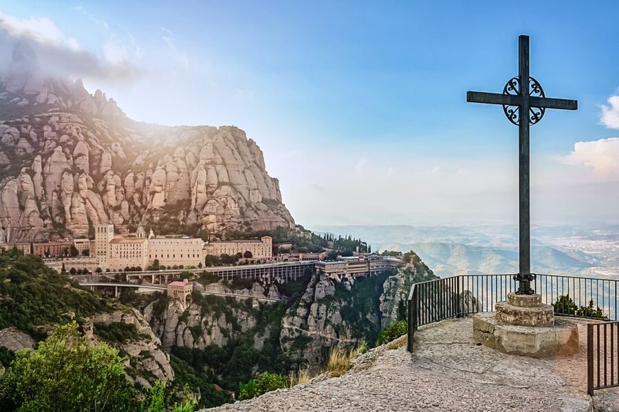 From Barcelona: Montserrat Day Trip with Optional Tickets - Guided Abbey Time: Santa Maria de Montserrat and the Rock Church Feel