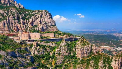 Montserrat Full-Day Guided Tour