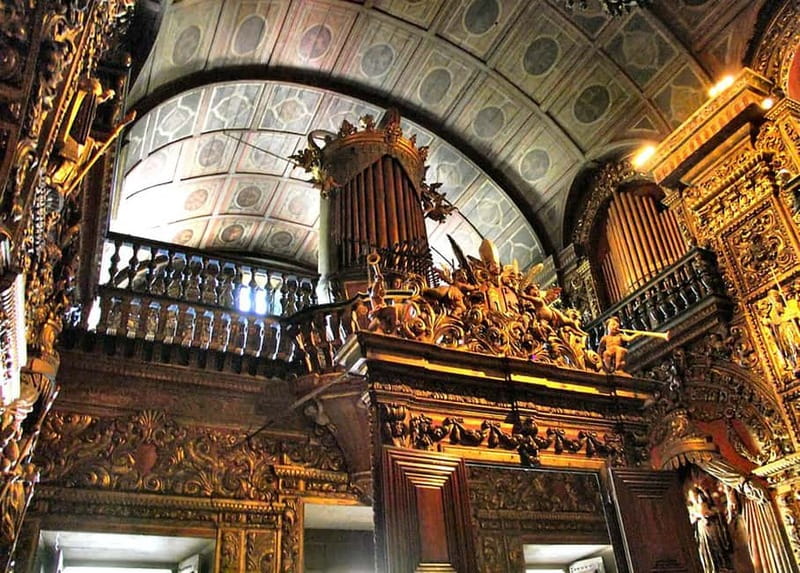 From Barcelona: Montserrat Full-Day Guided Tour - Free Time: Shopping, Liqueurs, and How Not to Waste It