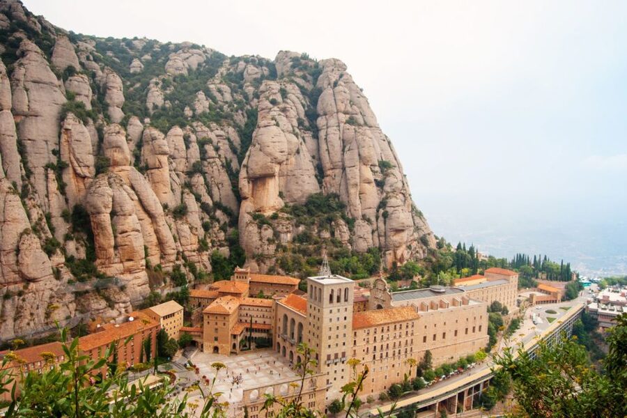 From Barcelona: Montserrat Tour, Rack Railway & Licor Taste - Timing, Walking, and the Half-Day Reality Check